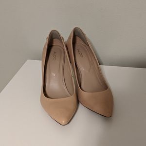 Aldo nude beige heels/pumps